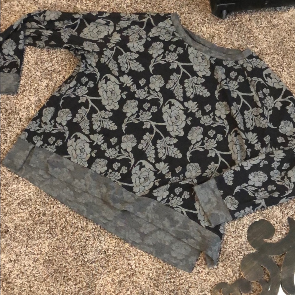 Old navy sweatshirt